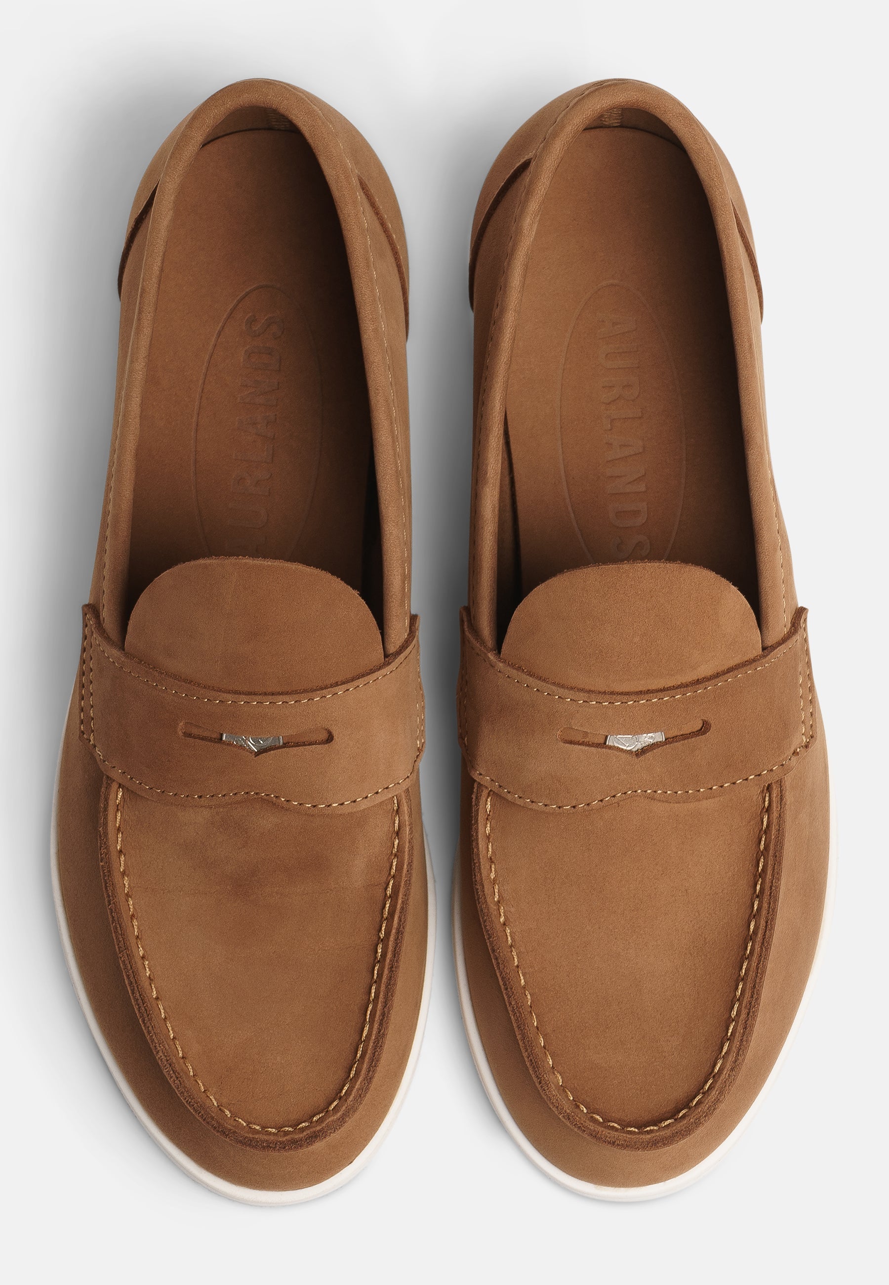 Aurlandskoen Wangen Sand Nubuck - sporty pennyloafer i sandfarget nubuck