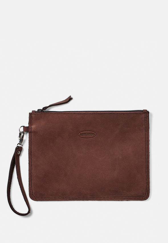 Liti Clutch Kastanje - håndlaget lærveske fra Aurlandskoen