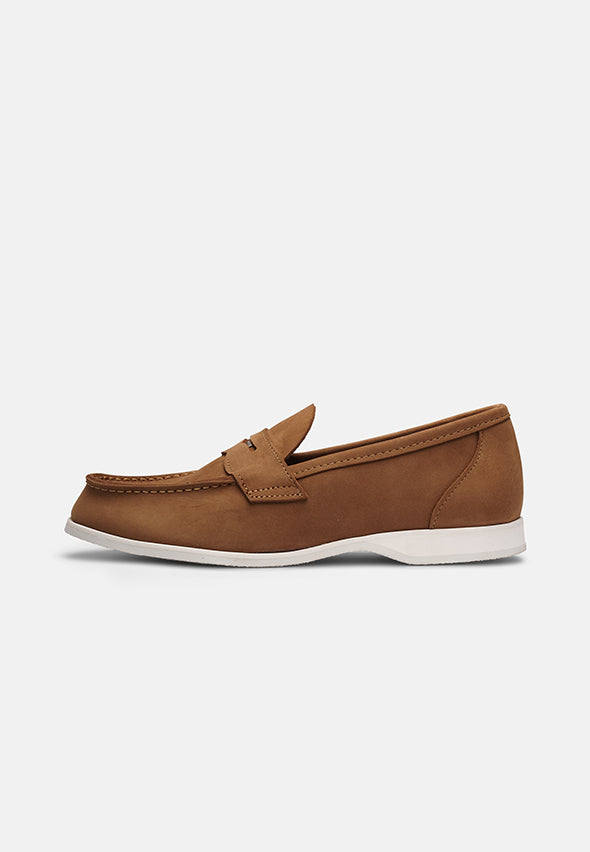Aurlandskoen Wangen Sand Nubuck - sporty pennyloafer i sandfarget nubuck